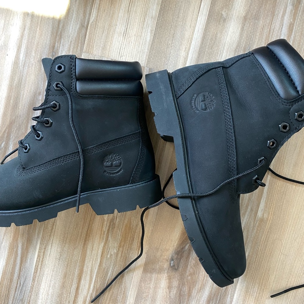 Black Timberland Boots (women’s)